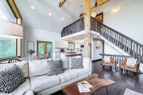 Luxe Appalachian Mountain Cabin w/ Hot Tub, Views - Innenbereich