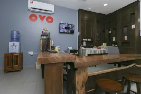 OYO 89915 East Mount Hotel - Recepción