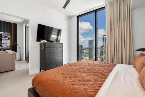 Luxury 1BR Penthouse, Bay & City Views Downtown - Rom