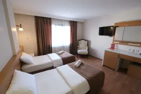Üstün Hotel Alsancak - Rum