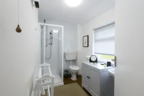 Waterwitch Cottage - Bathroom