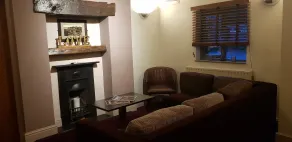 OYO Blenheim House - Lobby sitting area