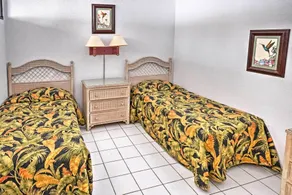 Bolongo Bay Oceanfront Condo w/ Community Pool! - Room