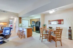 HERO DISCOUNT! Luxurious 2 Bedroom 2 Bath in Coyote Landing w/Heated pool! by RedAwning - Interiør