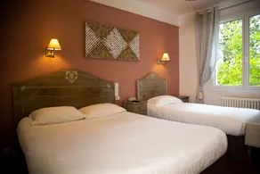 Logis Hotel Le Blason de Provence - Room