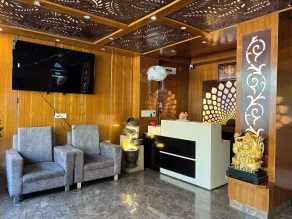 The White Rain Hotel - Lobby