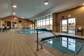 Drury Inn & Suites Findlay - Piscine