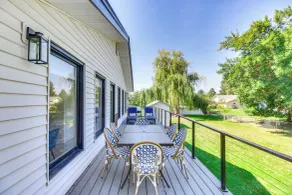Kalispell Gem: Deck, Yard & Fireplace - Interiör