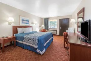 Days Inn by Wyndham Russell - Rom