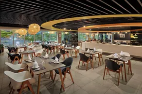 Novotel Living Saigon South - Restaurant