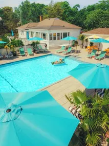 Rye Motor Inn - Oceanfront, Walk to Beach - Piscine