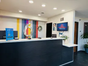 Motel 6 Elkhart, IN - Hall