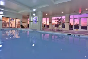Holiday Inn & Suites Bakersfield by IHG - Pool