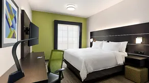 Holiday Inn Express and Suites Pryor by IHG - Værelse
