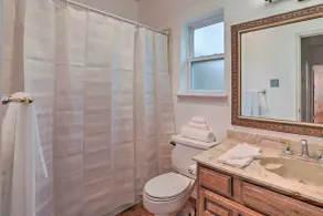 Modern Carrollton Home - Private Pool & Grill - Badezimmer