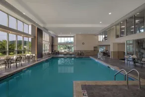 Home2 Suites by Hilton Bristol - Piscine