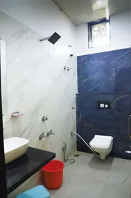 Hotel Bholenath, Omkareshwar Near Gajanand Ashram - Bathroom