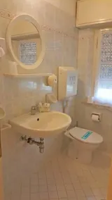 Hotel St. Moritz - Bathroom