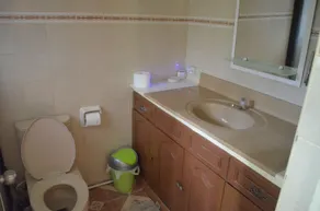Kim Beatriz Compound - Baño