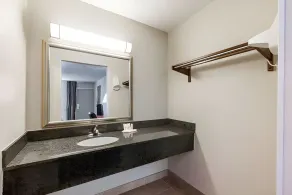  Iberia House & Suites - Badezimmer