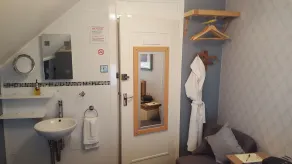 Brookside Guest House & Mini Spa - Room