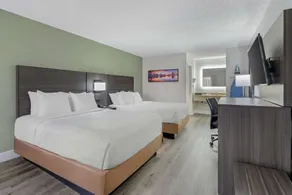 Quality Inn & Suites Orlando East - UCF Area - Room