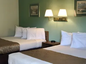 Golden Eagle Inn - Room
