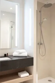 Residhome Luxembourg Esch-Belval - Bathroom