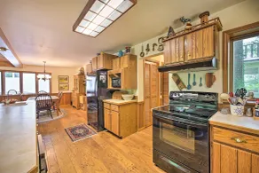 Private Dock & Stunning Views: Corey Lake Getaway! - Intérieur