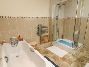 Apartment 1 - Badezimmer