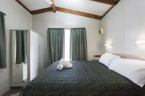 Alivio Tourist Park Canberra - Room