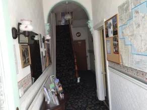 Inglewood Guest House - Interior entrance