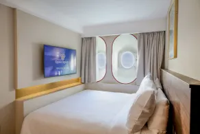 Queen Elizabeth 2 Hotel - Habitación