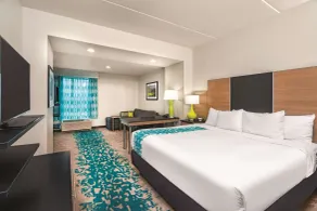 La Quinta Inn & Suites by Wyndham Cleveland near Lee Univ - Chambre