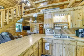 24-acre Finger Lakes Cabin w/ Private Pond - Innvendig
