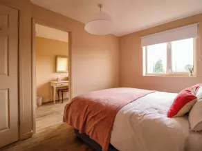 2 Horseshoe Road - Rom