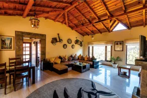 Suvaasa The Resort - Lobby sitting area