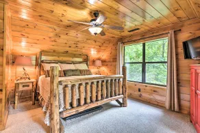 Secluded Northwest Arkansas Cabin: Fire Pit & Deck - Camera