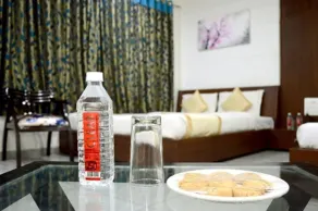 Crimson Park Shripriya Hotel - Restaurang
