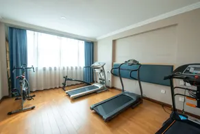 Ramada by Wyndham Encore Kaili West - Sala de fitness