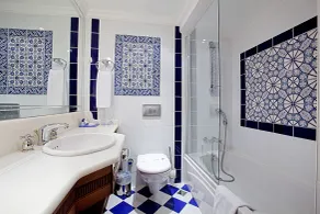 Hotel Sumengen - Bathroom