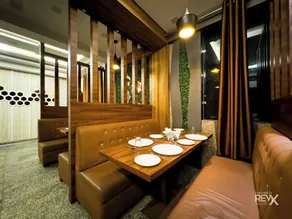 Hotel Vrinda Sarovar  - Restaurant