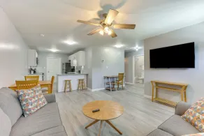 3 Mi to Brunswick Community College: Cozy Duplex! - Interiör