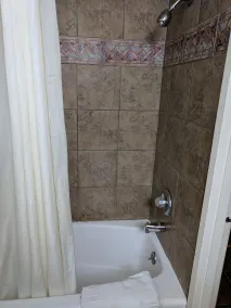 La Hacienda Motel - Bathroom