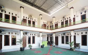 Wisma Mulia Syariah Bandar Lampung - Interior entrance