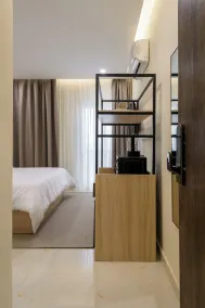 Hazel Spaces in Heliopolis - Rom