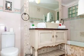 Sacred Mountain Lodge - Bathroom