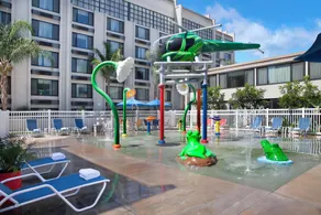 Holiday Inn Hotel & Suites Anaheim by IHG - Pool