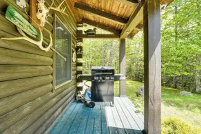 35 Mi to Acadia: Rustic Retreat in Orland! - Innvendig