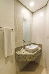 Hotel Lugus - Bathroom